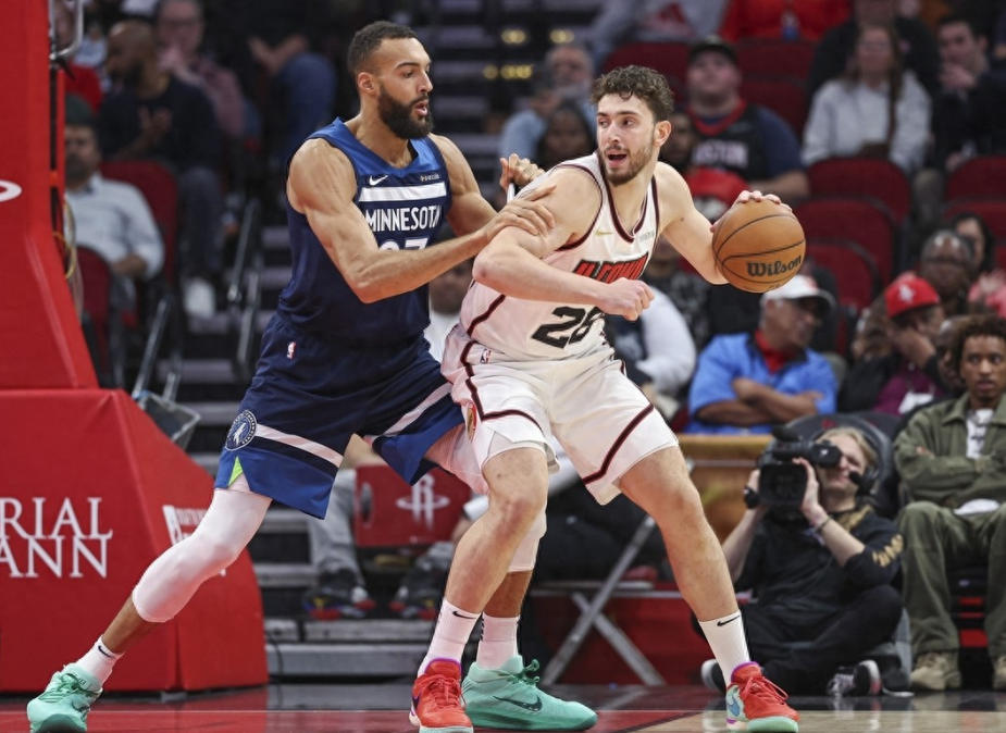 关于太狠了！Rookie在日本队比赛中逆转窗口期费耶诺德篮板制胜，休斯敦火箭赛后状态回暖的信息-爱游戏在线登录